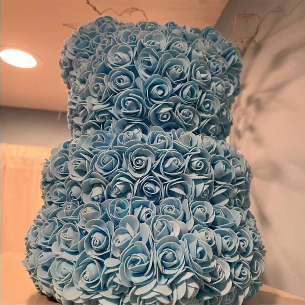 Blue and white foam rose bear - Picture 3 of 4